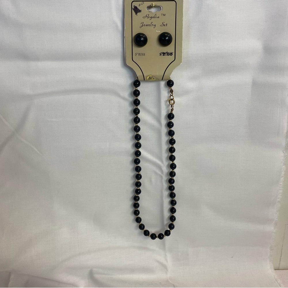 Vintage Regalia Jewelry Set – Black Bead Necklace & Matching Earrings